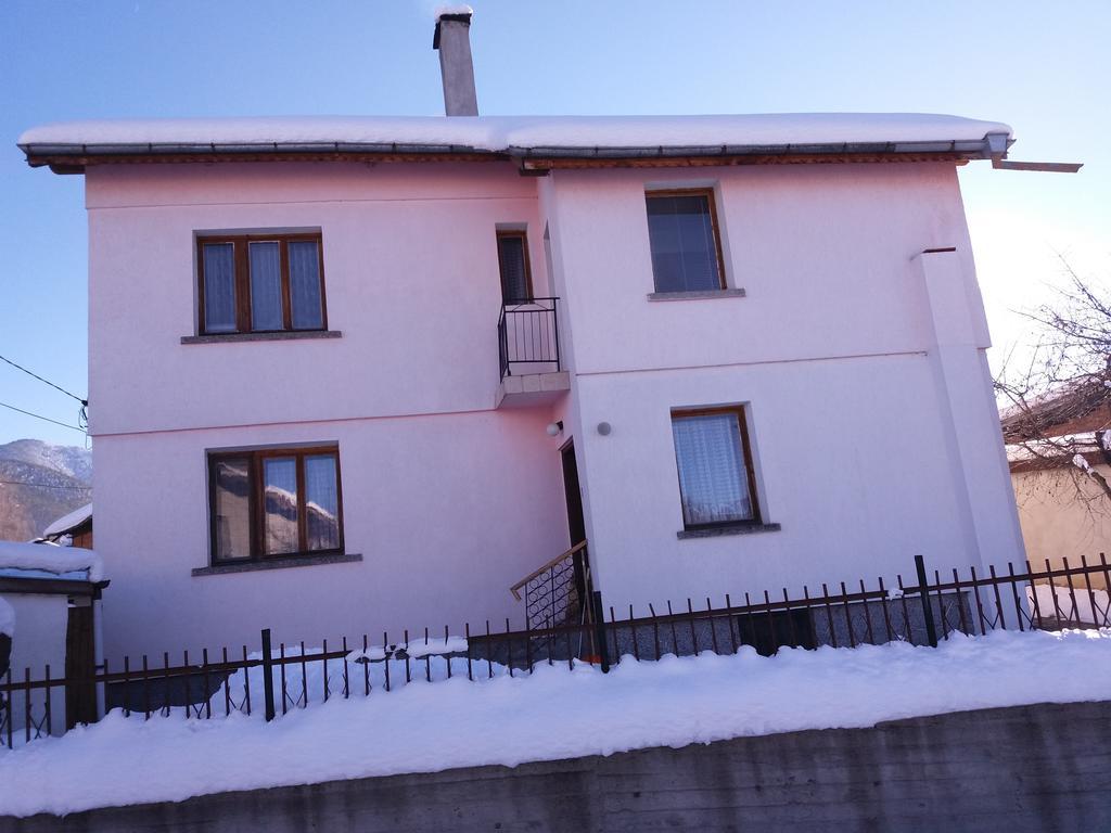 Guest House Ahp Mala Tsŭrkva Exterior foto